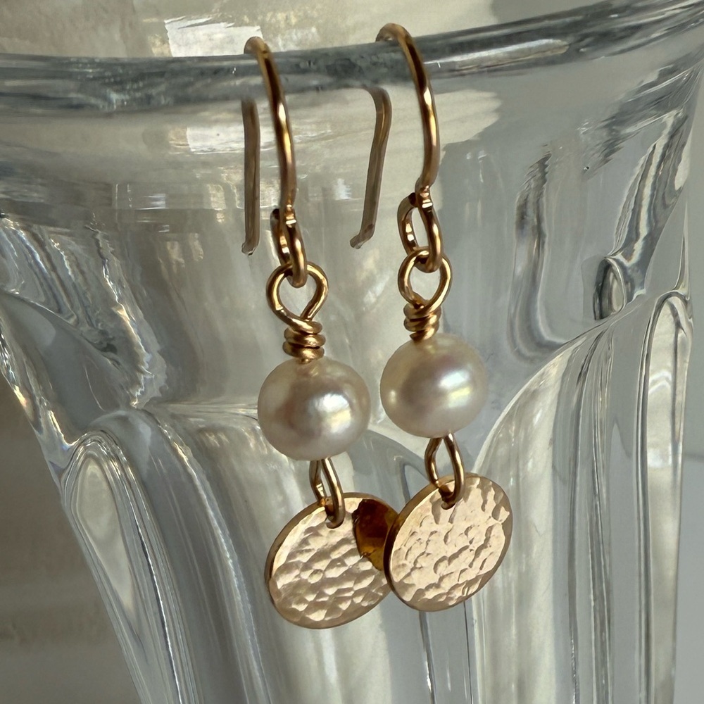 14K Gold Hammered Disc Pearl Earrings - Picture 5 of 10